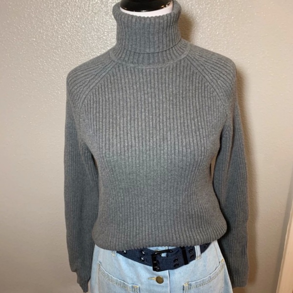 Jeanne Pierre turtle neck